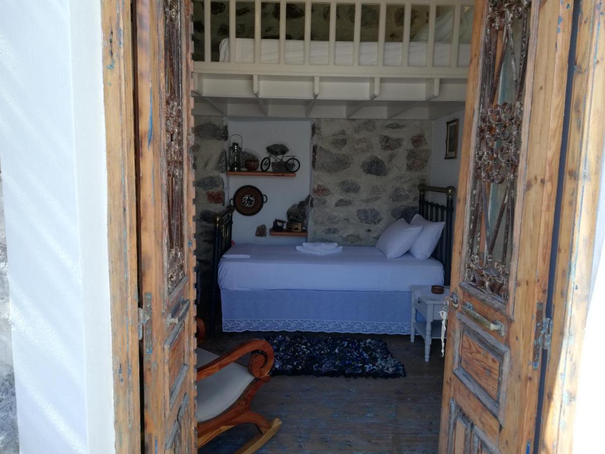 Yalos House Pera Gyalos Exterior photo