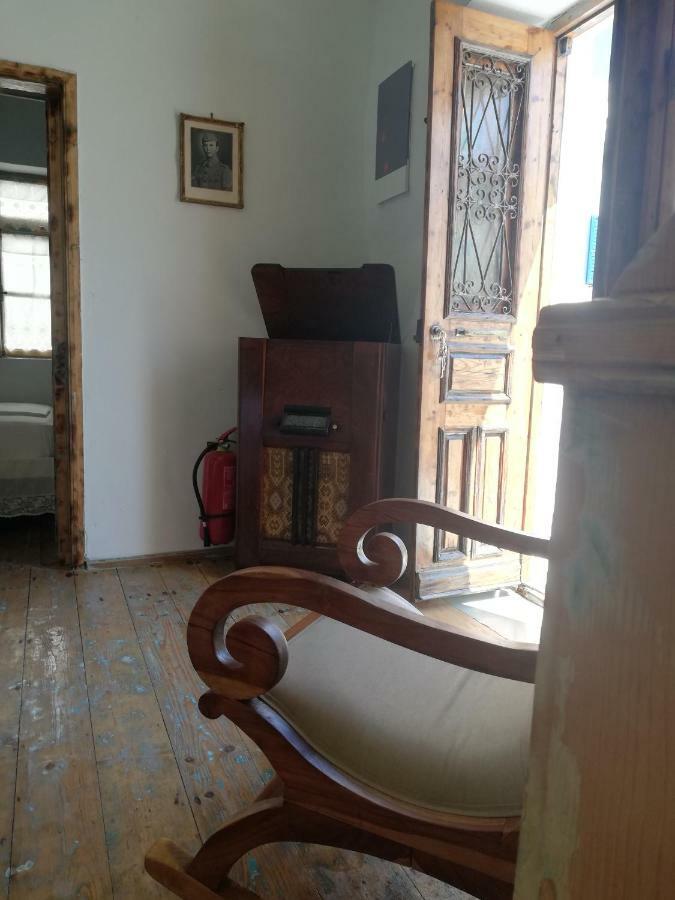 Yalos House Pera Gyalos Exterior photo